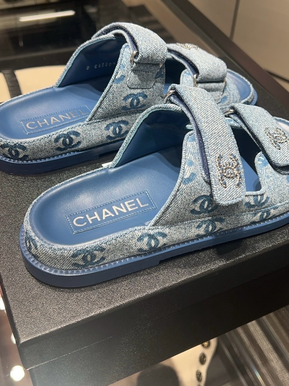 CHANEL Demin Dad sandals - Picture 2 of 4